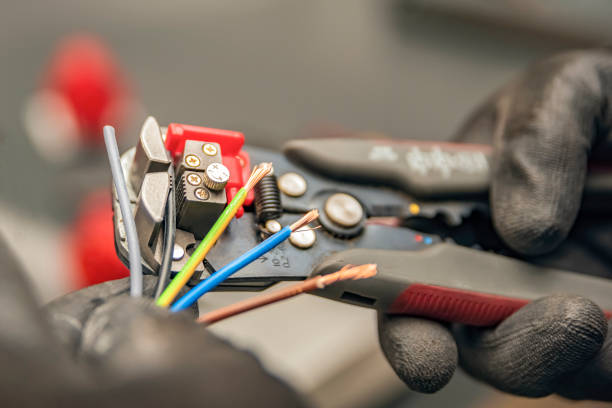 Best Affordable Emergency Electrician  in Lawtey, FL